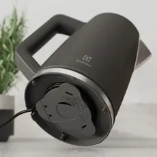 6 - Электрочайник Electrolux E5K1-6AN, Антрацит